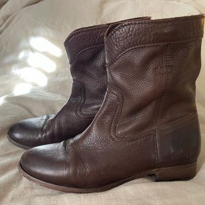 Frye Anna Shortie chocolate brown boots